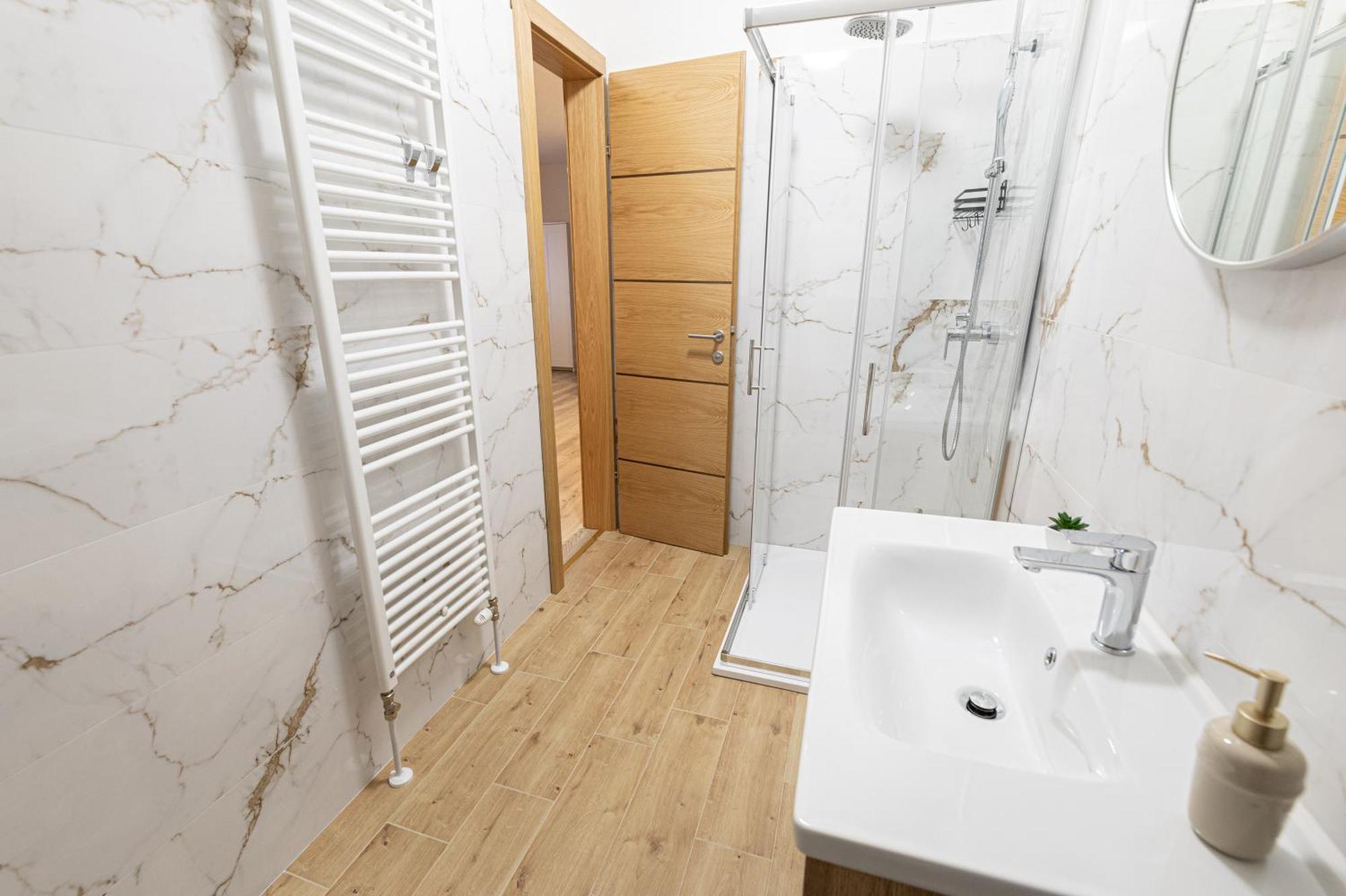 Apartmani Velebit คราสโนโปลเย ภายนอก รูปภาพ
